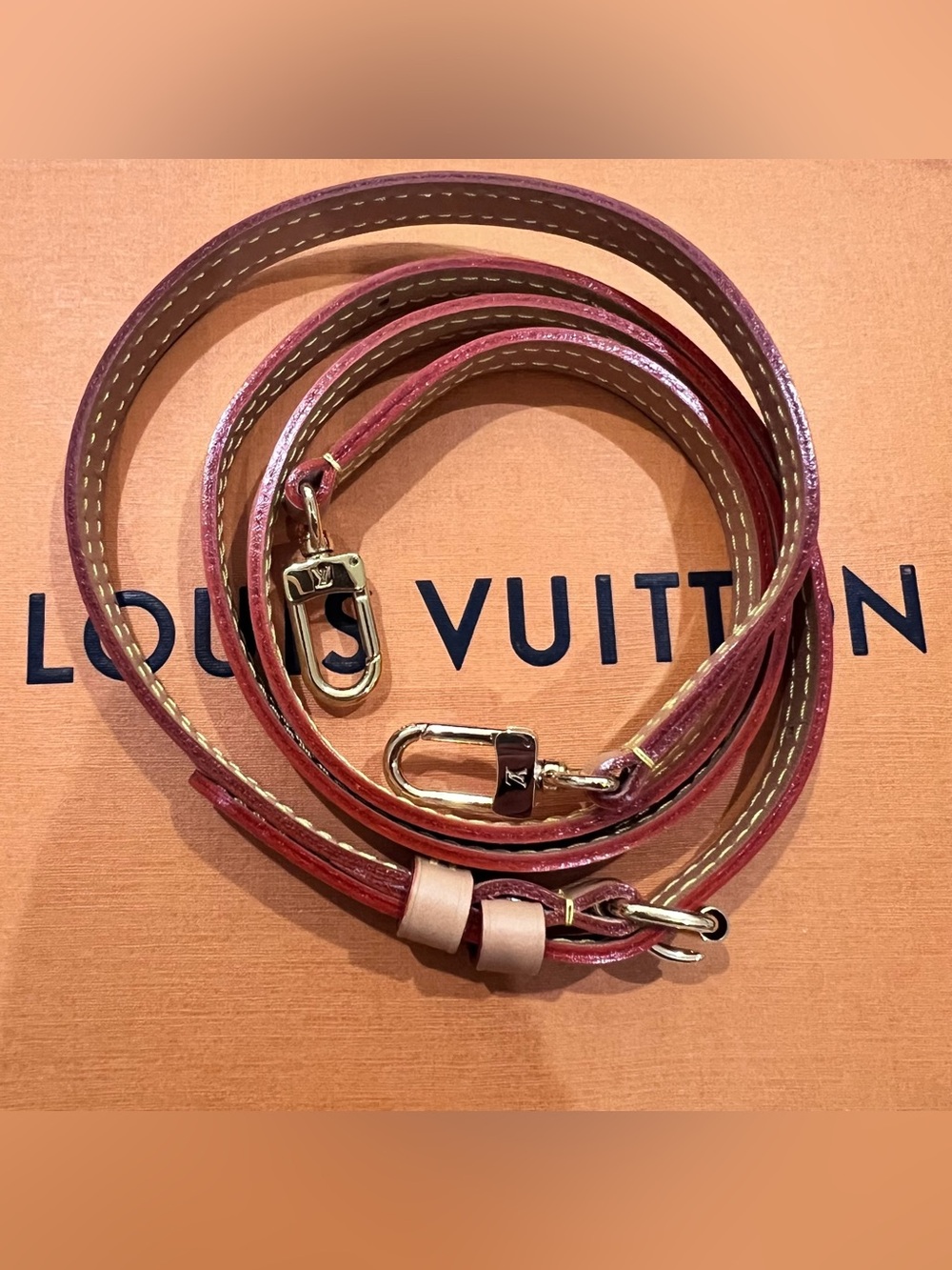 Louis Vuitton fold me pouch - Picture 16 of 16
